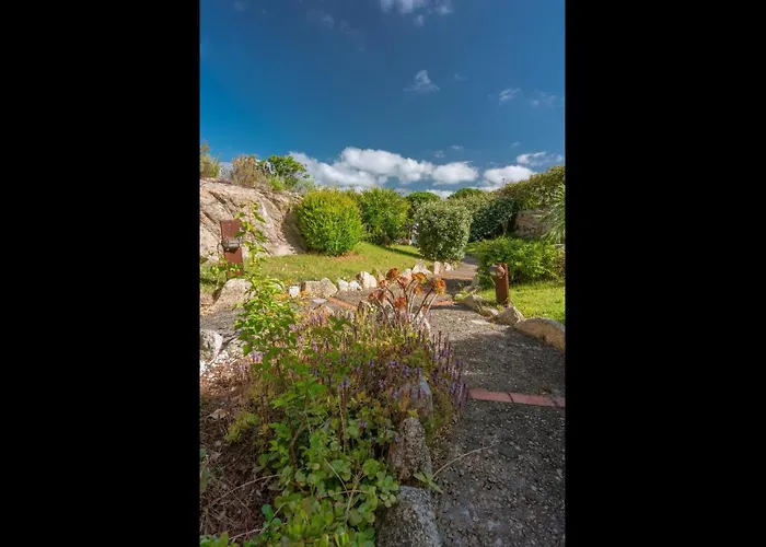 Апартаменты The Tranquil Village 1 Bedroom Sleeps 4 And Child