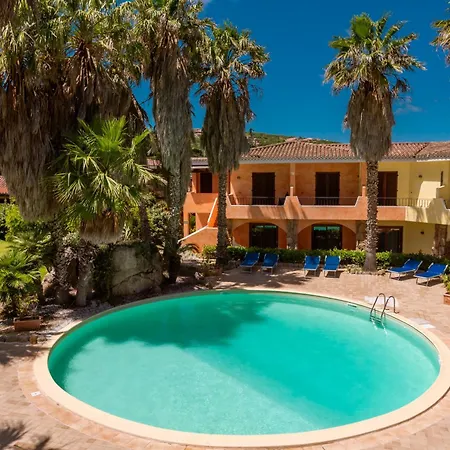 Apartment The Tranquil Village 1 Bedroom Sleeps 4 Child Palau